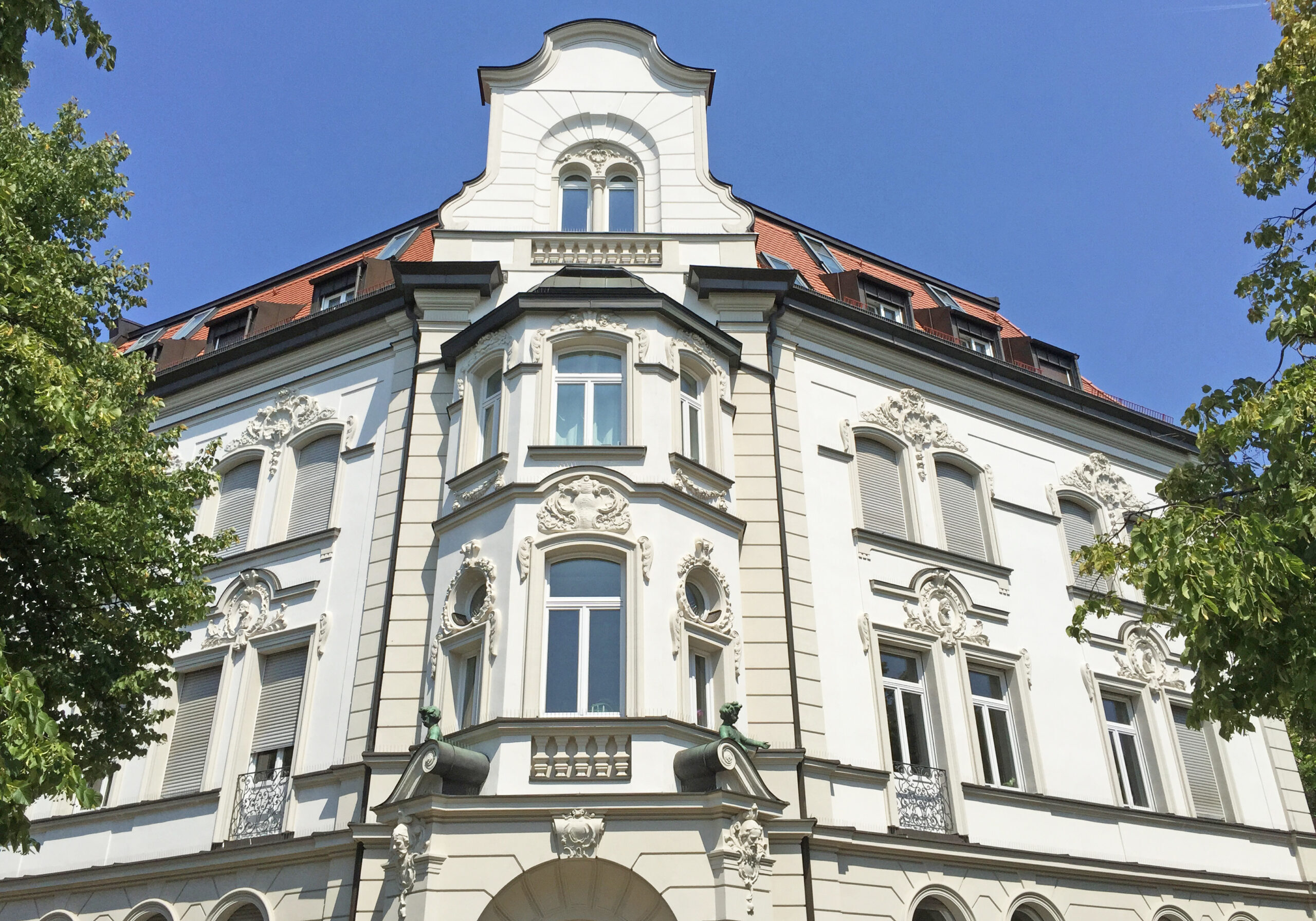 Fassade eines klassizistischen Wohnhauses